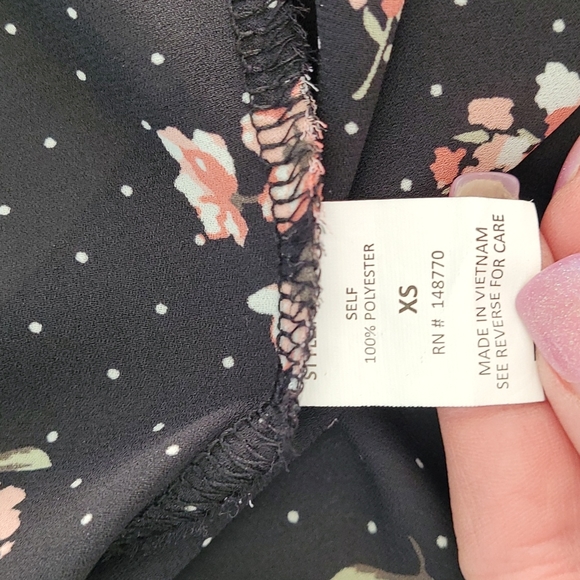 Black Floral Off the Shoulder Top Sz XS - Picture 4 of 8